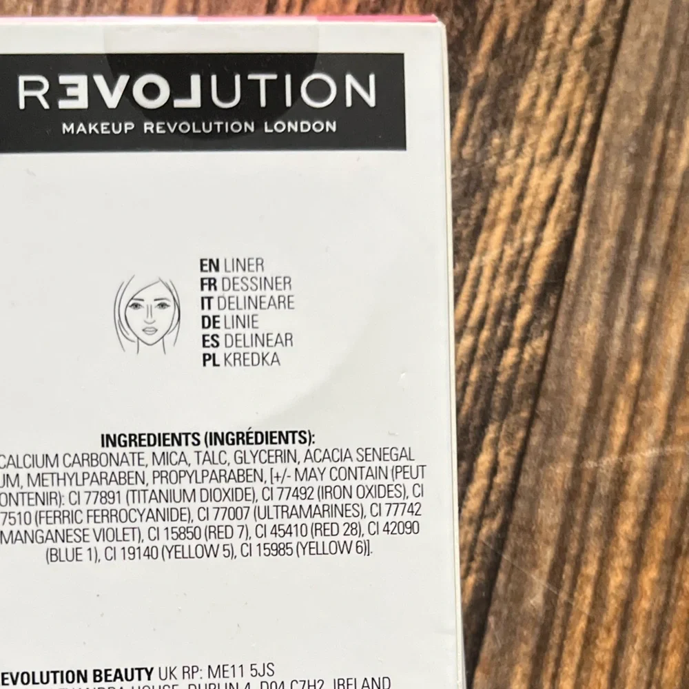 REVOLUTION RED PINK WATER ANGLED BRUSH WET WATER EYELINER
